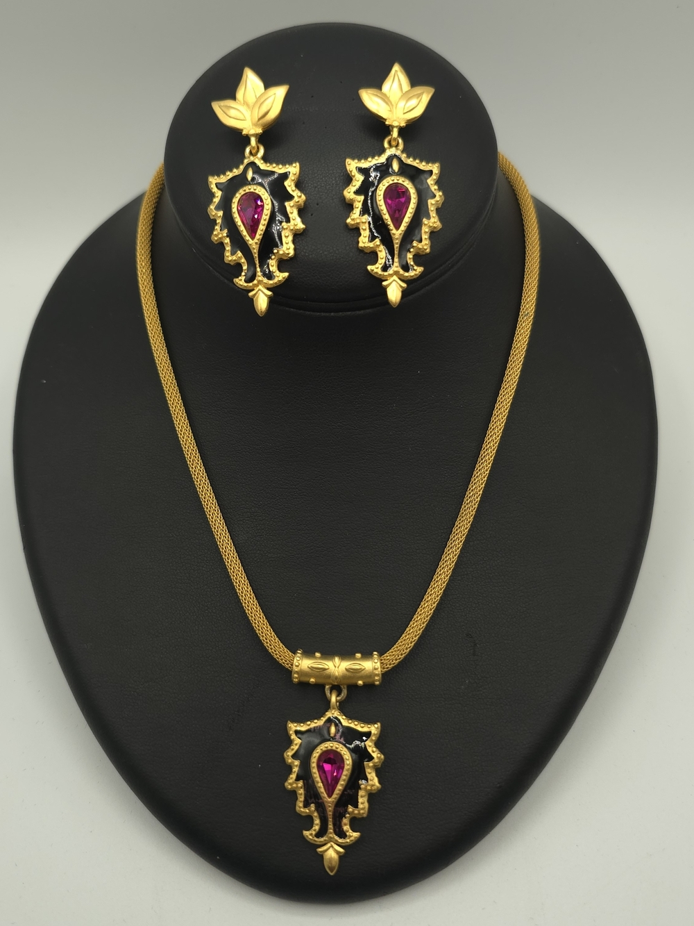 VTG Bob Mackie Necklace & Earrings Set Black Enamel Raspberry Gold Tone w/Box